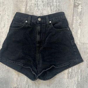 Levi’s Mom Jeans high waisted